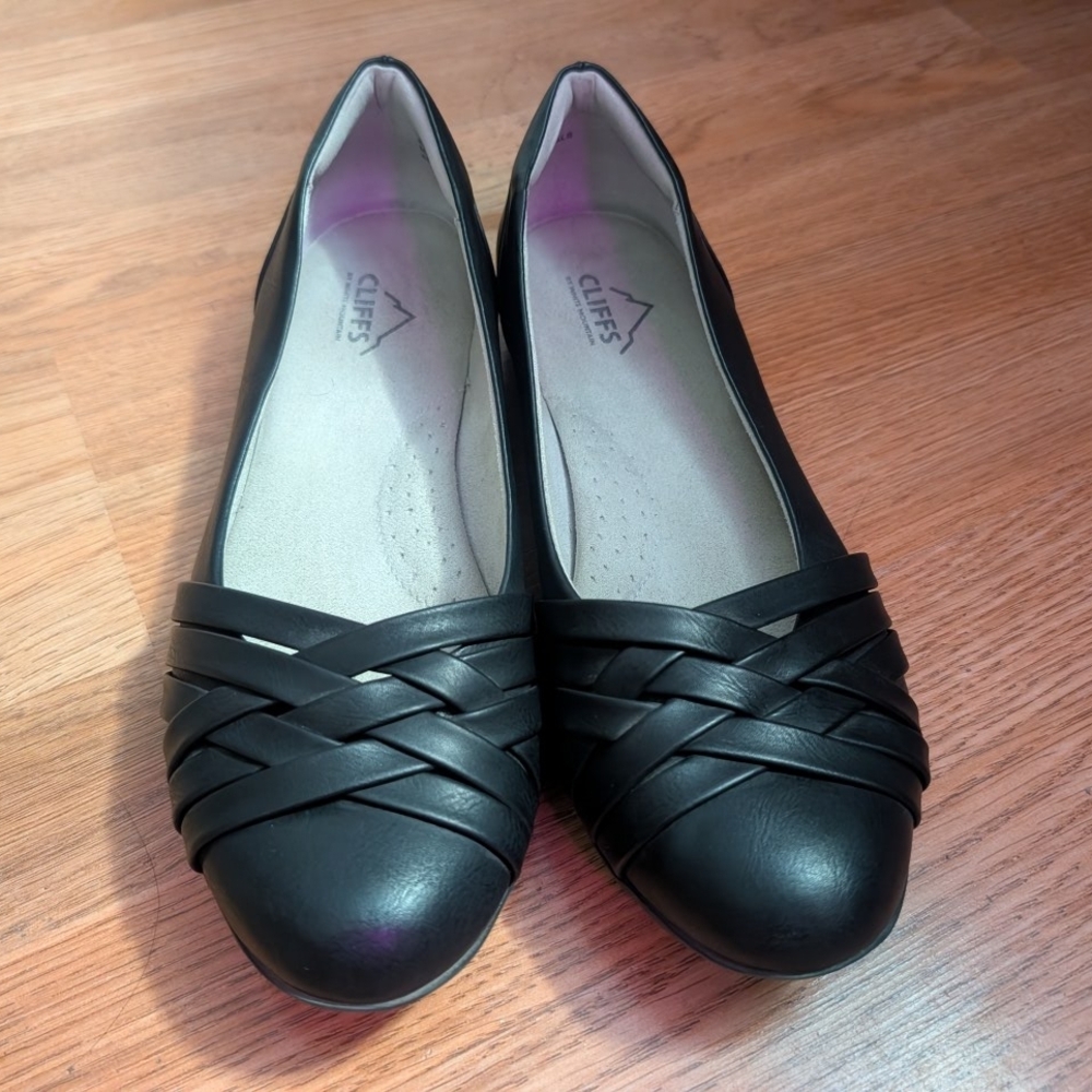 Cliffs by WHITE MOUNTAIN Black Woven Flats